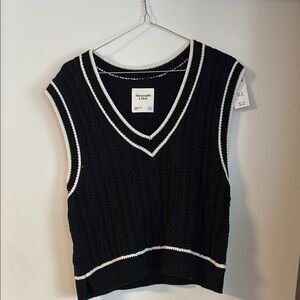 Abercrombie & Fitch Black V-Neck Knit Crop Top